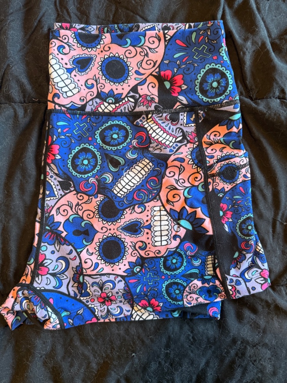 Bold Day of the Dead Print Women's 2.5 in shorts - Pink & Blue